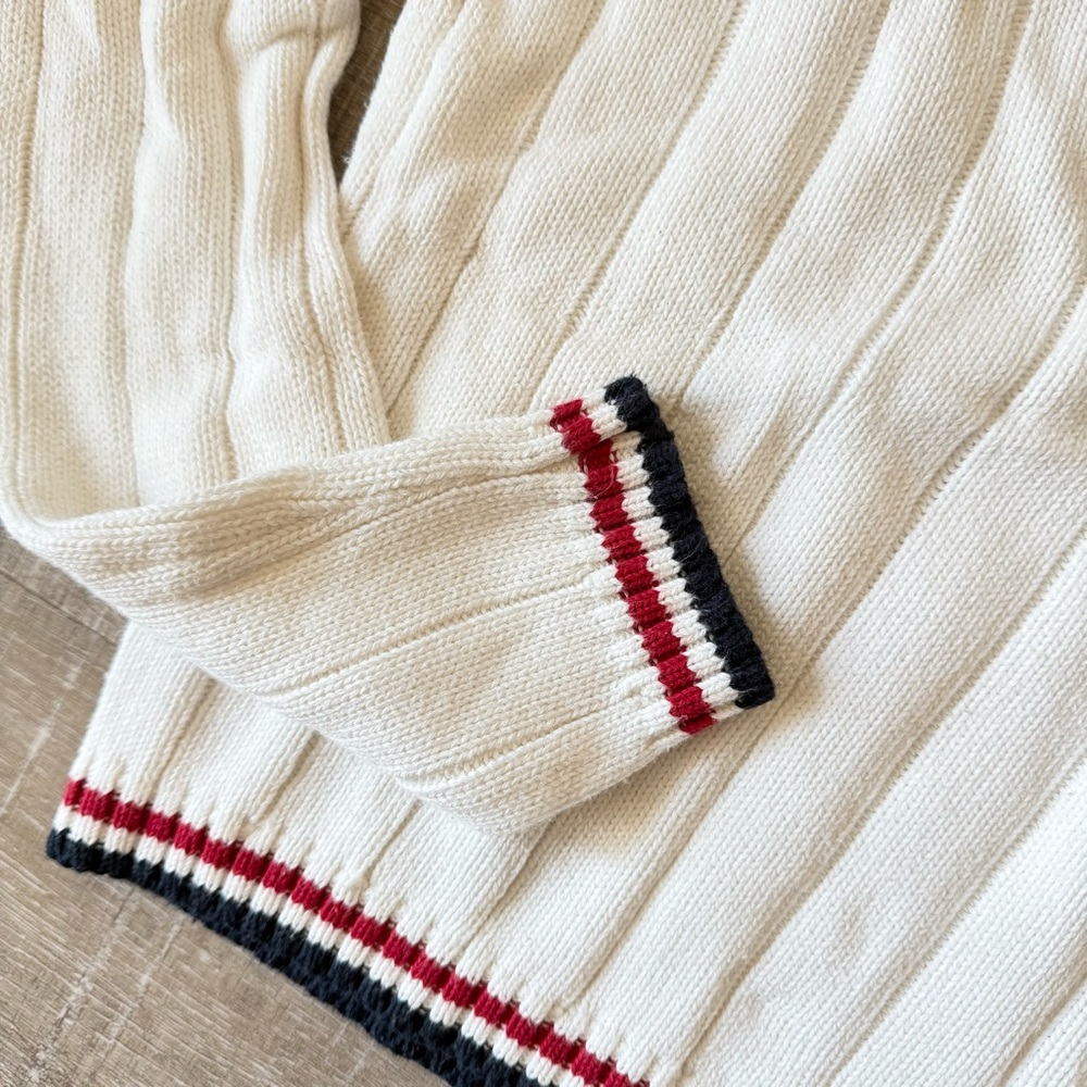 Brandy Melville Sweater - Picture 4 of 5